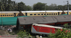 Indijski strojovođe gledali utakmicu pa se zabili u drugi vlak. Poginulo 14 ljudi