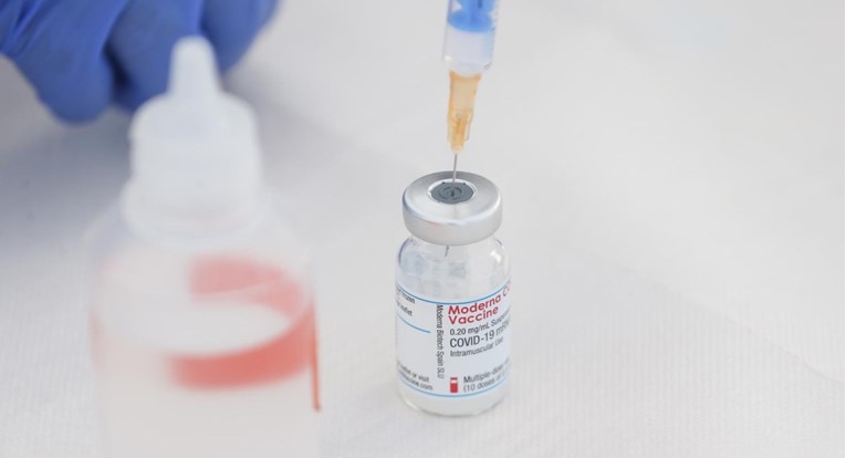Američki CDC: Čini se da su ozbiljne reakcije na Modernino cjepivo vrlo rijetke