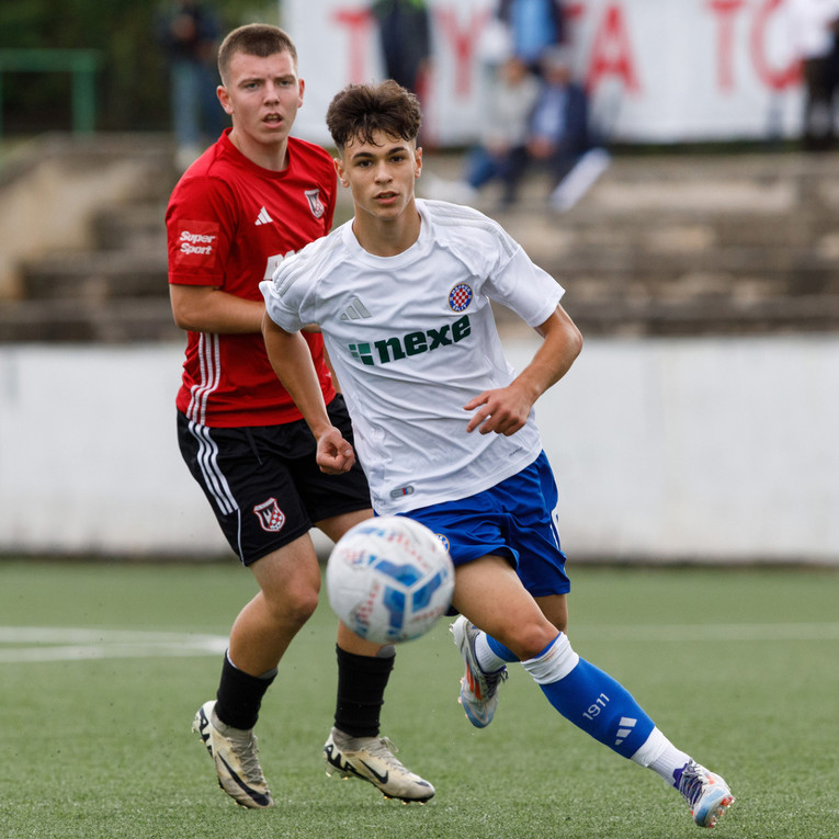Hajdukov igrač na posudbi zabio odličan gol. Komentator: Ovaj mali je sjajan