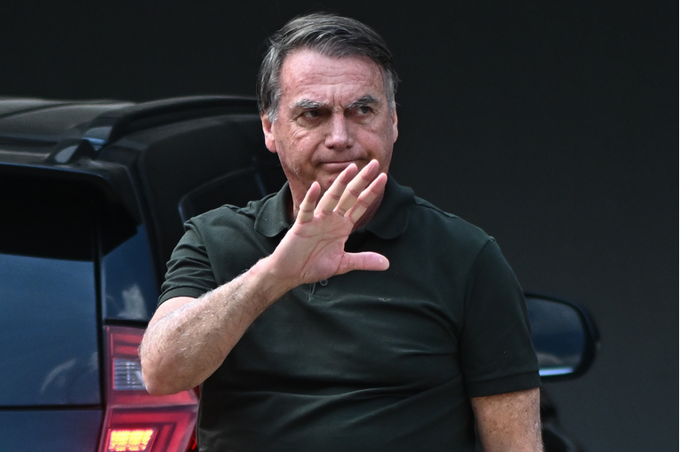 Brazilska policija pretresla Bolsonarov dom u potrazi za oružjem i streljivom