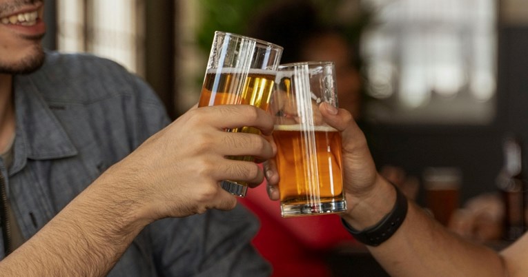 Pet popularnih napitaka koji mogu oštetiti jetru