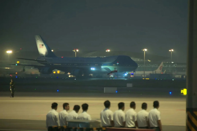 Trump stigao u Peking na razgovore sa Xijem, s njim Musk i šefovi velikih kompanija