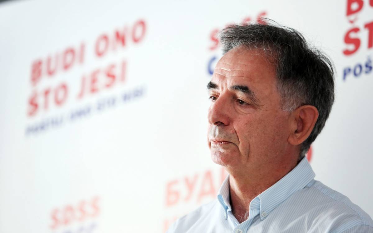 Pupovac o sramotnom transparentu: Ta djeca su samo statisti, drugi pišu scenarij