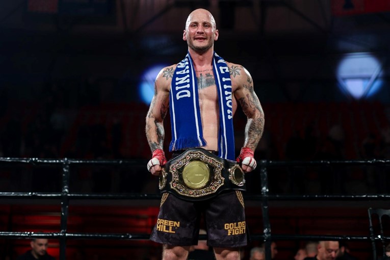 Martinjak ekspresno nokautirao protivnika i obranio pojas svjetskog prvaka