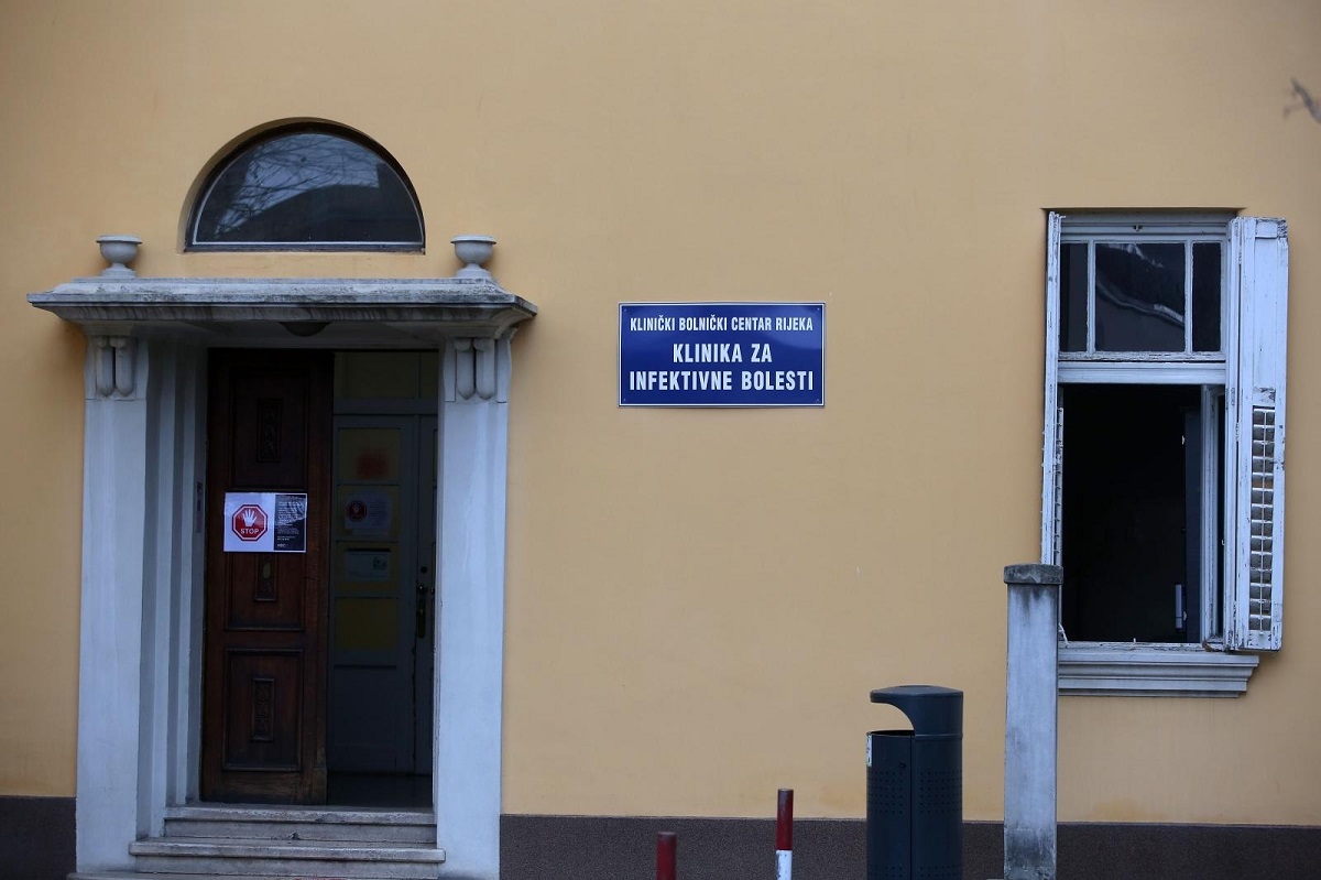 U riječkom Kliničkom bolničkom centru samo jedna osoba ostala na respiratoru