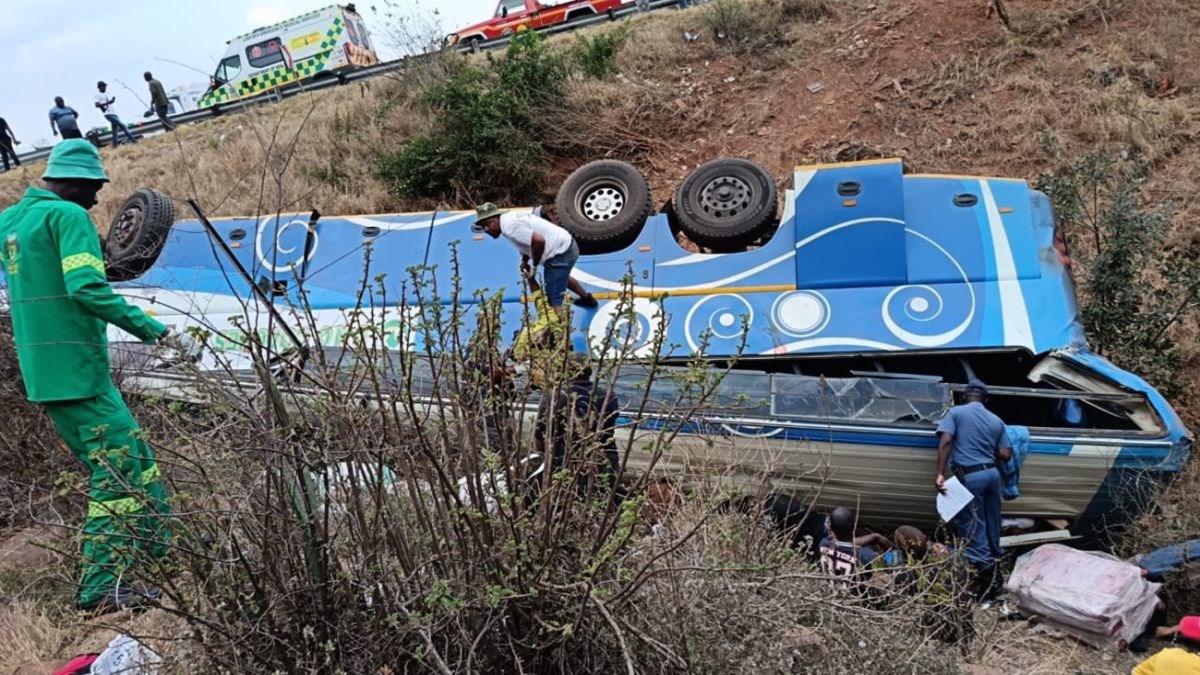 U nesreći autobusa u Južnoj Africi poginule 42 osobe, među njima sedmero djece