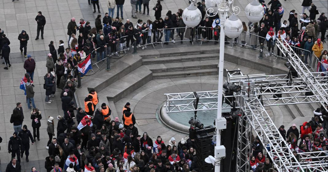 FOTO Pogledajte kako Trg izgleda iz zraka sat vremena prije dočeka