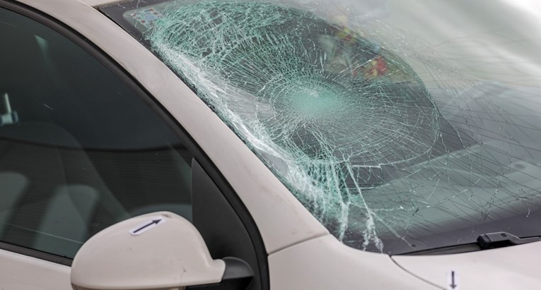 Detalji nesreće u Puli: Žena brzo vozila, na zebri udarila čovjeka. Umro je u Hitnoj
