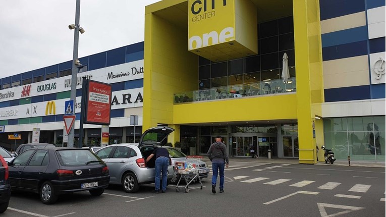 FOTO Otvoreni i trgovački centri, posjetili smo jutros City Center u Zagrebu