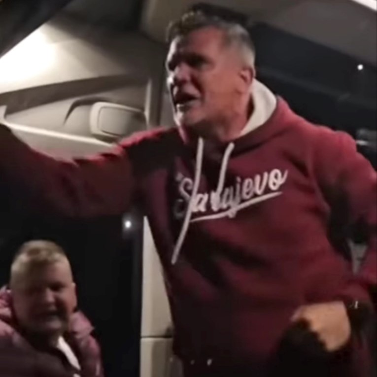 Navijači Sarajeva dočekali Zekića i igrače. Pogledajte hit reakciju hrvatskog trenera