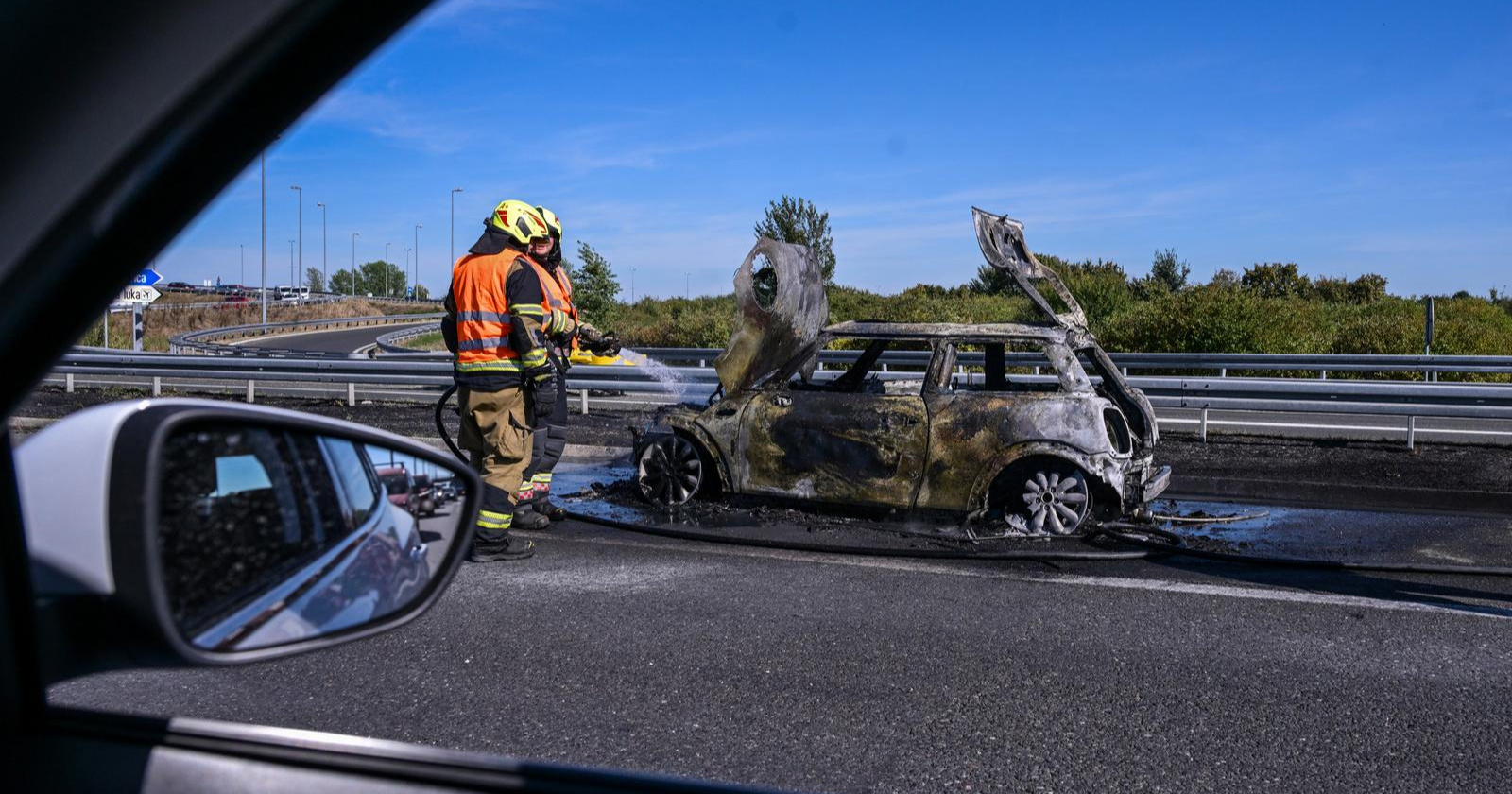 FOTO Zapalio se auto na zagrebačkoj obilaznici