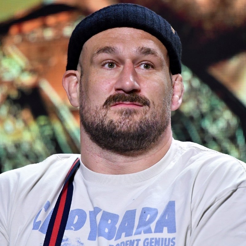 Bio je depresivni alkoholičar. Sad je najuspješniji MMA prvak u povijesti KSW-a