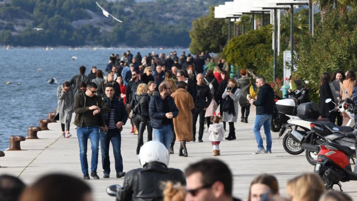 Ovako izgleda centar Šibenika i Splita na Badnjak