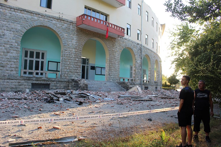 VIDEO Serija potresa u Albaniji, ozlijeđeno više od stotinu ljudi
