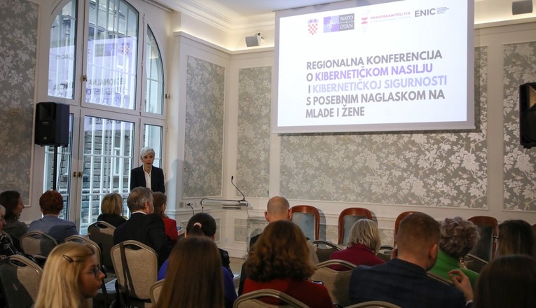 Održana konferencija o kibernetičkom nasilju: Najosjetljiviji su mladi i žene
