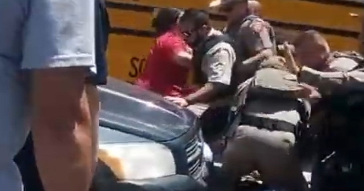 Masakr u školi u Teksasu: Roditelji htjeli spasiti djecu, policija im stavila lisice