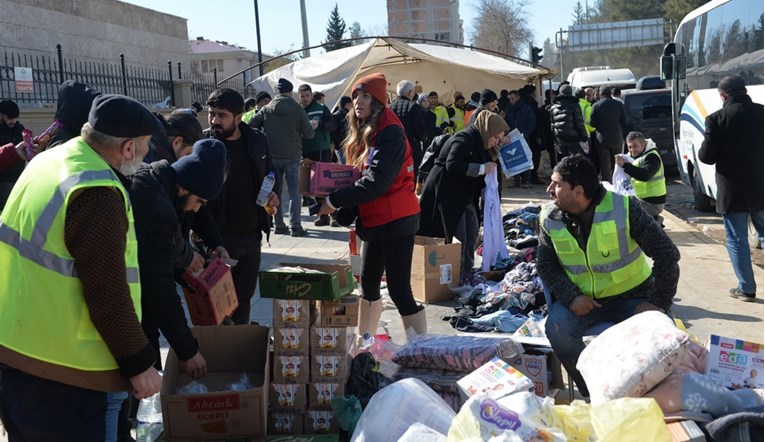 Hrvatski Crveni križ: Dosad uplaćeno gotovo 170.000 eura za pomoć Turskoj i Siriji