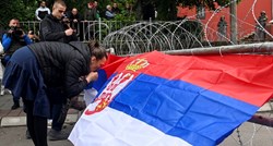 Nastavljeni prosvjedi Srba na Kosovu. Zapad poziva na smirivanje napetosti