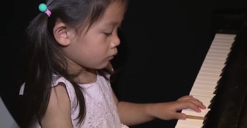 Trogodišnjakinja naučila svirati klavir, najesen nastupa u Carnegie Hallu