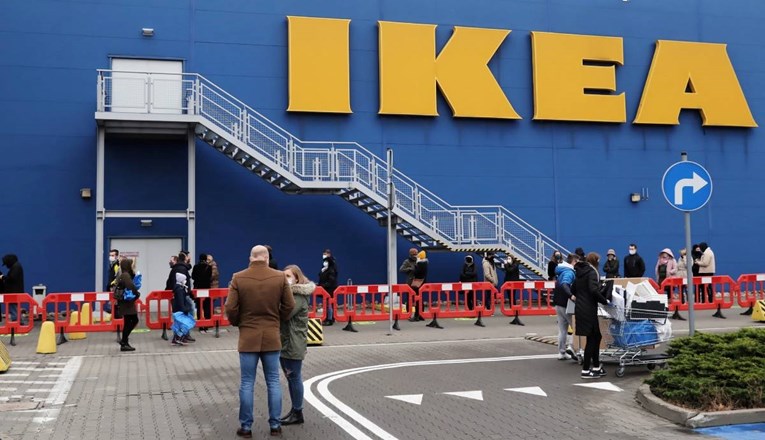Ikea u Britaniji srezala novac za bolovanja necijepljenim radnicima