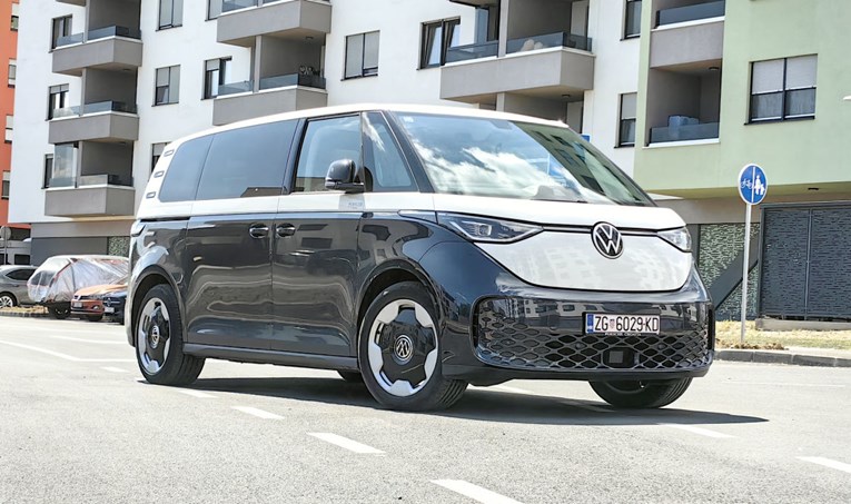 Kombi koji oduševljava sve. Električni Volkswagen ID.Buzz oživio je povijest