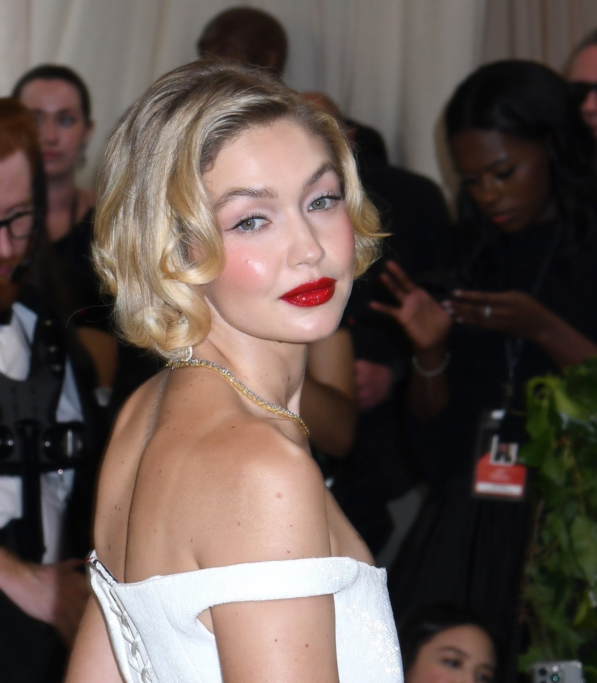 Ruž koji Gigi Hadid nosi na crvenom tepihu košta manje nego što mislite