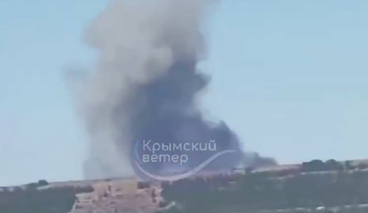 VIDEO Zaustavljen promet na Kerčkom mostu, vidi se dimna zavjesa na Krimu