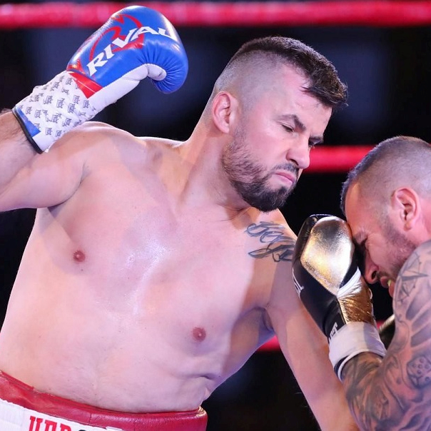 Bivši prvak Europe iz BiH teško ozlijeđen u prometnoj. Dvojici ljudi bore se za život