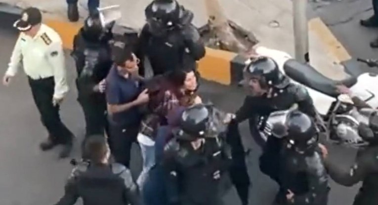 VIDEO Bijes u Iranu nakon snimke policajca koji seksualno napada prosvjednicu