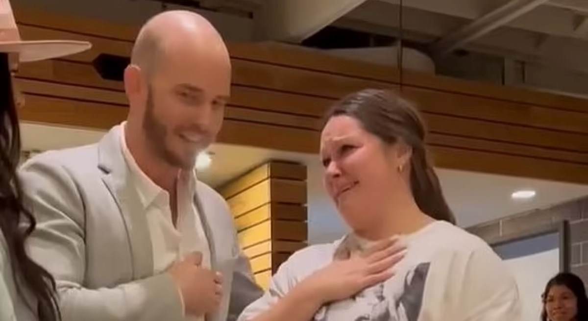 Konobarica primila 29.000 kn napojnice pa dobila otkaz jer je šef htio da ih podijeli