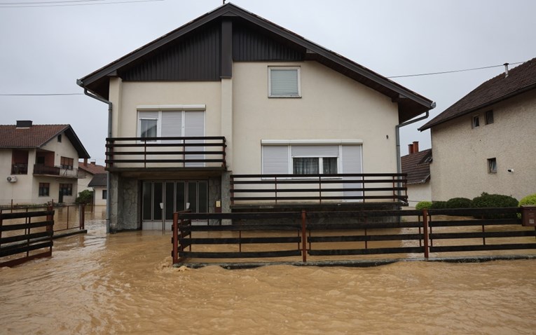 Poplave kod Našica, u Đurđenovcu poplavljeno 200 kuća