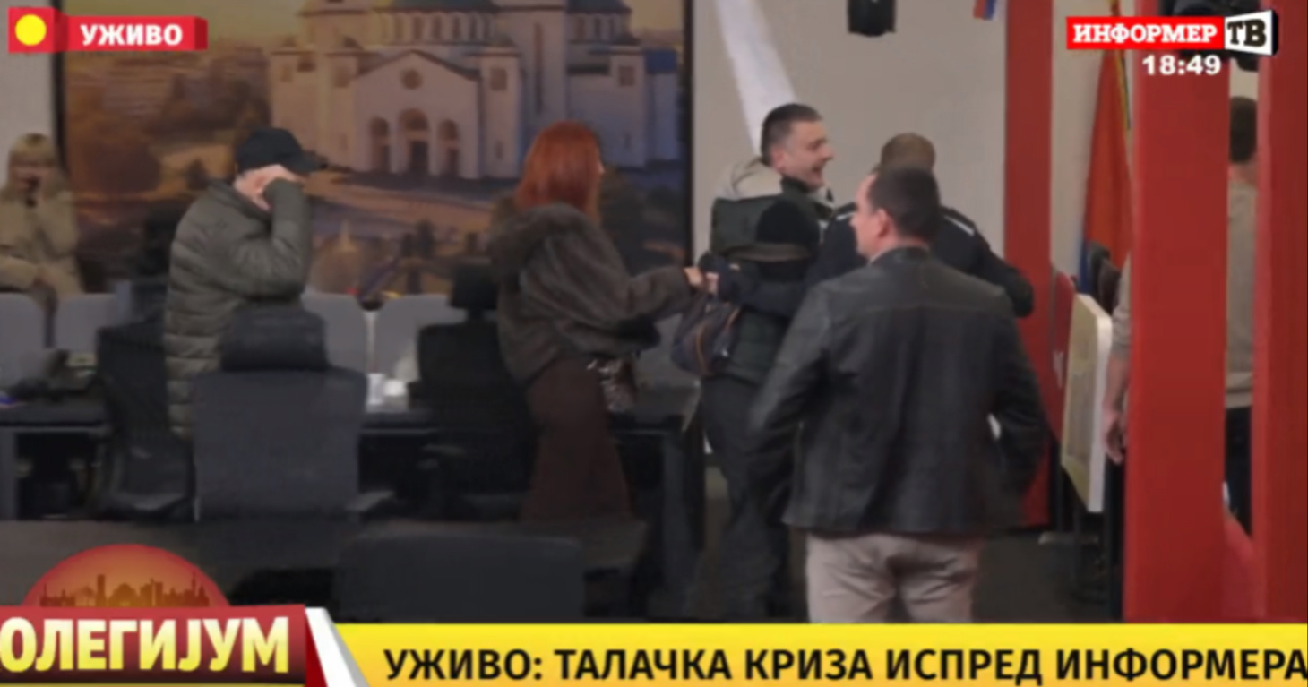 VIDEO Građani ušli u redakciju Vučičevog medija