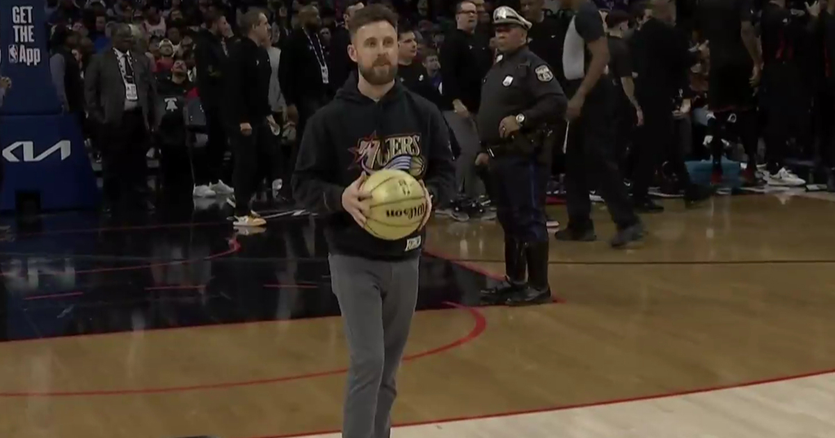 VIDEO Navijač pogodio koš s centra i zaradio 10 tisuća eura