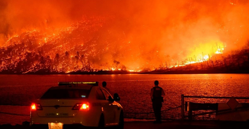 Strašni požari u Kaliforniji, deseci tisuća ljudi u bijegu