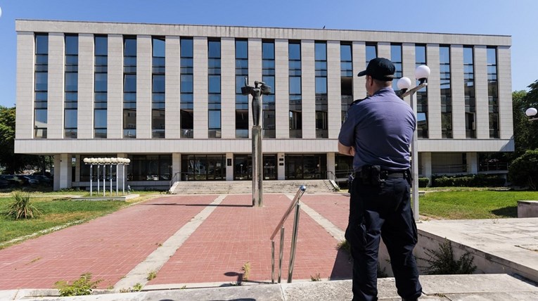 Trojica privedenih zbog napada na policiju u Splitu pušteni na slobodu