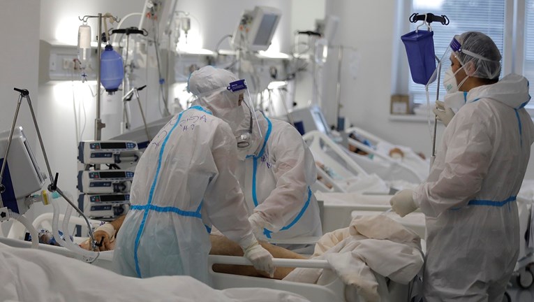 U Srbiji pada broj slučajeva zaraze, na respiratorima manje od 300 ljudi
