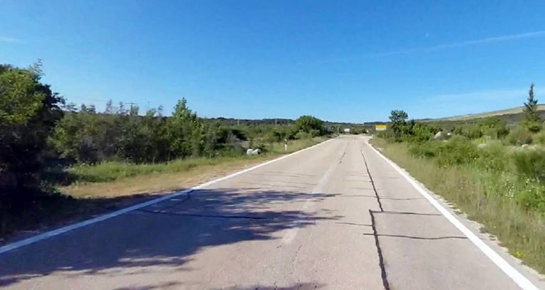 Teška prometna na Braču. Auto se zapalio, čovjek poginuo