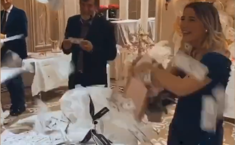 Ženu Dinamovog Modnog Mačka zasipali novčanicama na proslavi rođendana