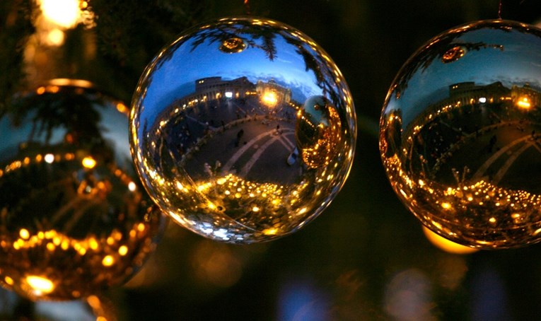 Staklene božićne kuglice nastale u Njemačkoj, navodno zbog neimaštine