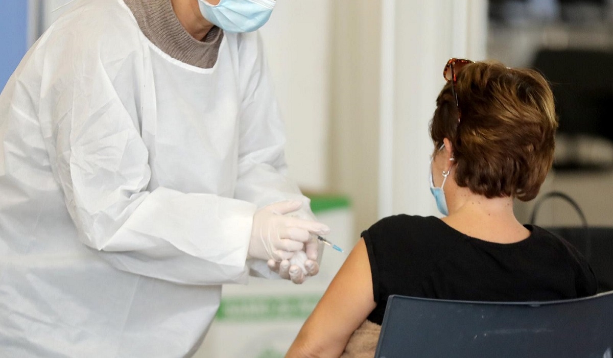 Iz HZJZ-a pojasnili može li se istovremeno cijepiti protiv gripe i protiv korone