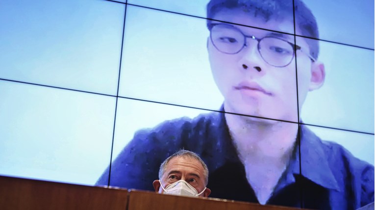 Hongkonški aktivist Joshua Wong ostao u zatvoru nakon što se izjasnio krivim