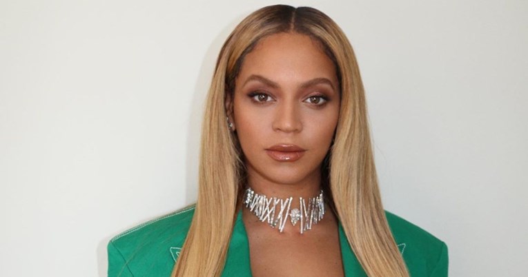 Beyoncé iznenadila pojavom na Super Bowlu u izdanju dostojnom crvenog tepiha