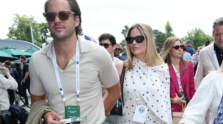 Trudna Margot Robbie i njen suprug razmjenjivali poljupce na Wimbledonu