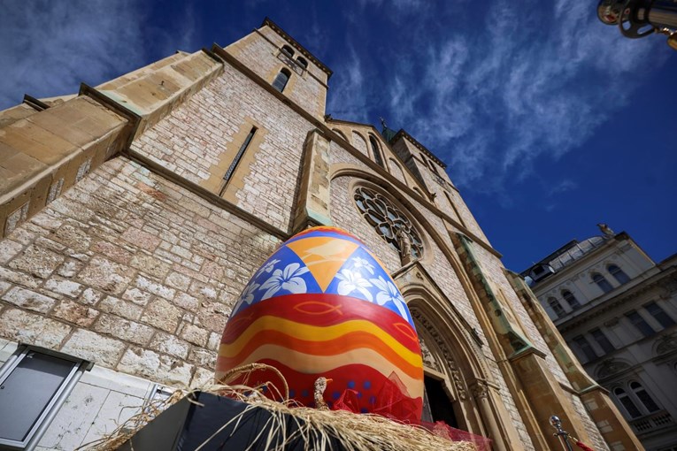 U BiH se oglasila crkvena zvona u znak žalosti. "Bio je veliki prijatelj naše zemlje"