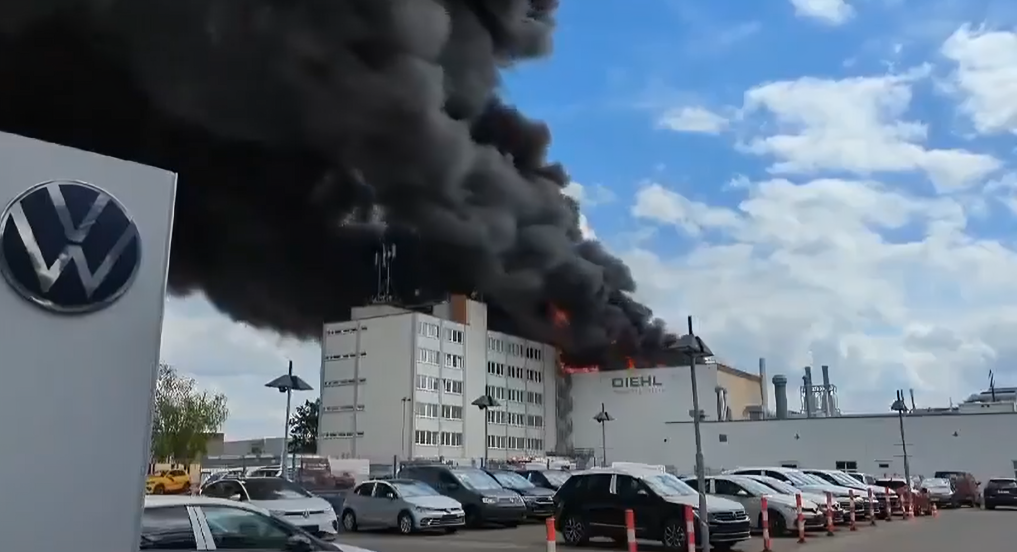 VIDEO Velik požar u Berlinu. Vatra zahvatila kemikalije, opasnost od otrovnih plinova