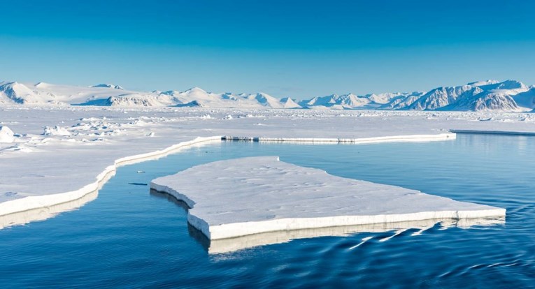 Misija vrijedna 700.000 eura: Znanstvenici vade uzorke leda s Arktika 