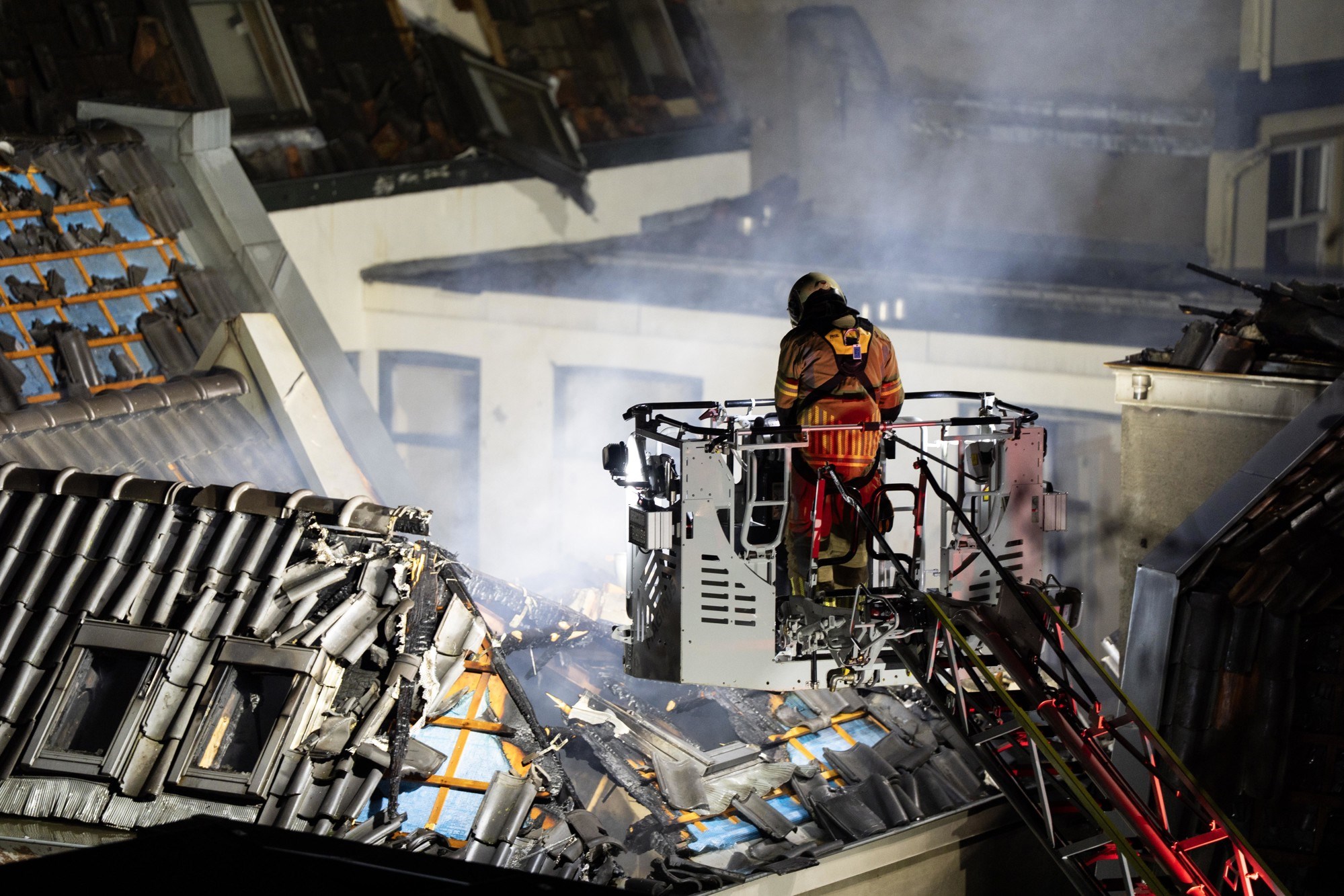 Eksplozija u stambenoj zgradi u Utrechtu, izbio velik požar. Ima ozlijeđenih