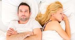 Muž ima groznu naviku buđenja supruge usred noći: "Gore od sebičnosti"