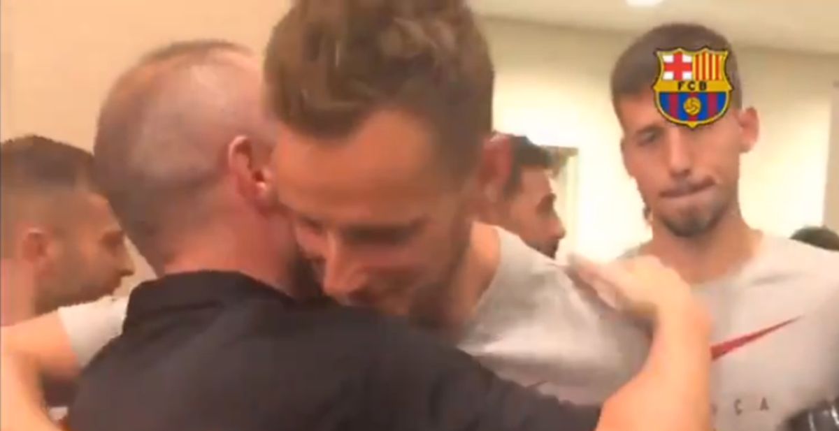 VIDEO Iniesta srdačno izgrlio Rakitića i ostale bivše suigrače iz Barcelone