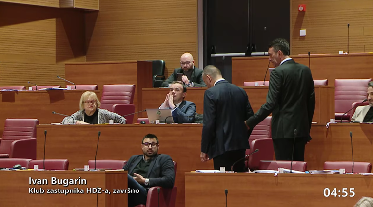 VIDEO Sukob u Saboru. Zekanović: Gov*ari s ljevice snimaju privatnu korespondenciju